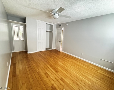 350 E Desert Inn Road - Photo Thumbnail 9