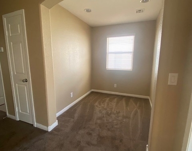 4926 Crimson Mare Road - Photo Thumbnail 5