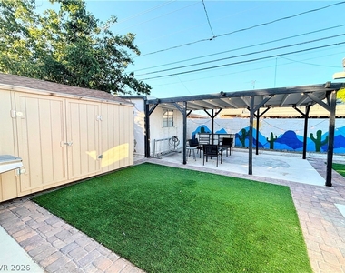 1920 Howard Avenue - Photo Thumbnail 14