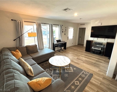 1920 Howard Avenue - Photo Thumbnail 2
