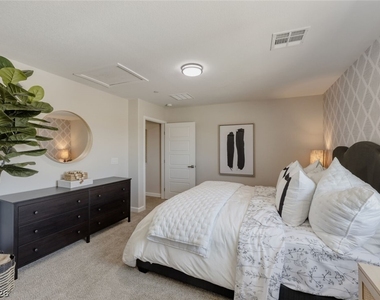 911 Cadence View Way - Photo Thumbnail 13