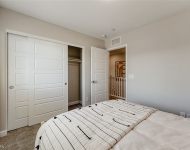 911 Cadence View Way - Photo Thumbnail 11
