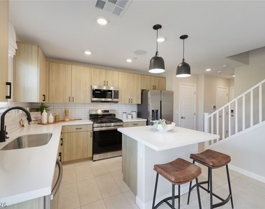 911 Cadence View Way - Photo Thumbnail 1