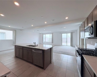 8044 Texas Hills Street - Photo Thumbnail 9