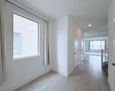 8044 Texas Hills Street - Photo Thumbnail 5