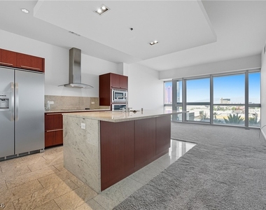 4471 Dean Martin Drive - Photo Thumbnail 4