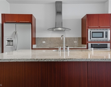 4471 Dean Martin Drive - Photo Thumbnail 10