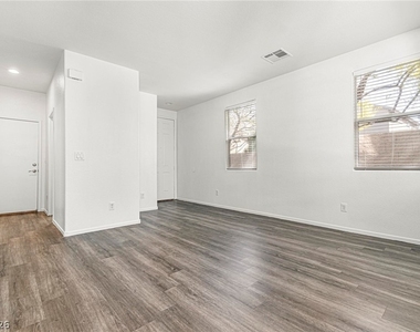 937 Lord Crewe Street - Photo Thumbnail 1