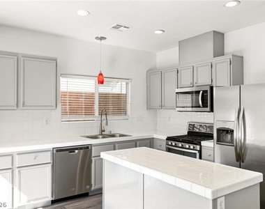937 Lord Crewe Street - Photo Thumbnail 11