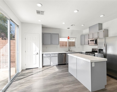 937 Lord Crewe Street - Photo Thumbnail 9