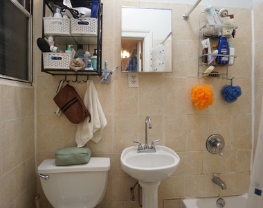114 Walton Street - Photo Thumbnail 6