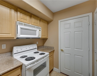 8000 W Badura Avenue - Photo Thumbnail 17