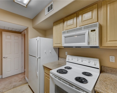 8000 W Badura Avenue - Photo Thumbnail 18