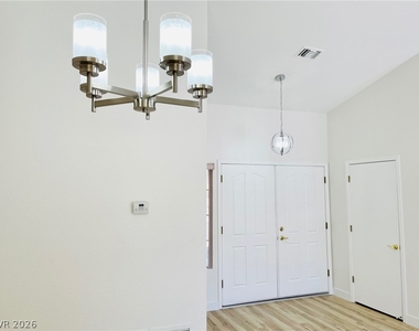 8905 Pennystone Avenue - Photo Thumbnail 4