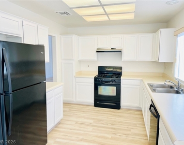 8905 Pennystone Avenue - Photo Thumbnail 2