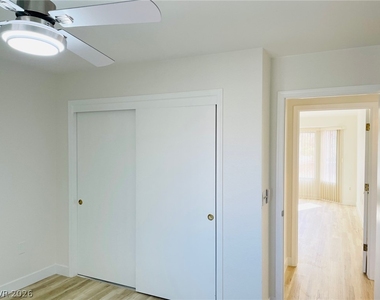 8905 Pennystone Avenue - Photo Thumbnail 14