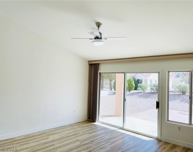 8905 Pennystone Avenue - Photo Thumbnail 5