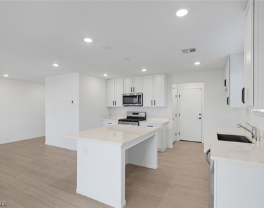 9514 Wayfarer Seek Court - Photo Thumbnail 9