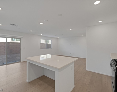 9514 Wayfarer Seek Court - Photo Thumbnail 14