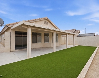 6526 Blooming Sun Court - Photo Thumbnail 3