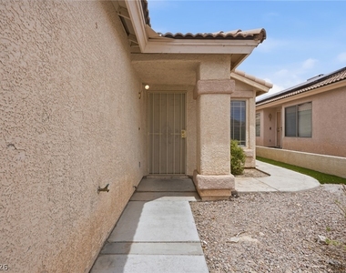 6526 Blooming Sun Court - Photo Thumbnail 2
