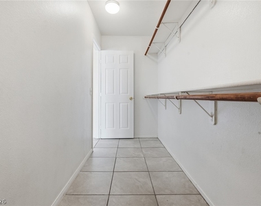 6526 Blooming Sun Court - Photo Thumbnail 17