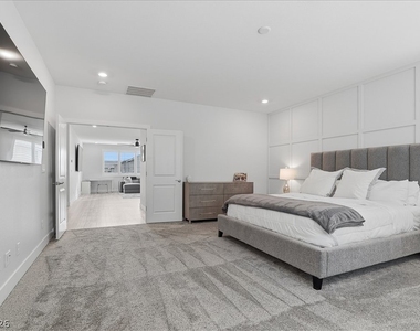 5366 Purple Moon Avenue - Photo Thumbnail 32