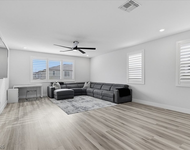 5366 Purple Moon Avenue - Photo Thumbnail 22