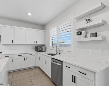 5366 Purple Moon Avenue - Photo Thumbnail 12