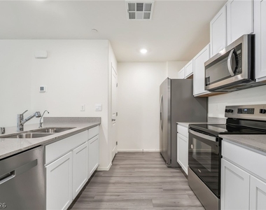 4826 Wine Ridge Avenue - Photo Thumbnail 6