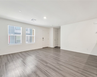 4826 Wine Ridge Avenue - Photo Thumbnail 4