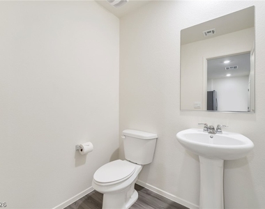 4826 Wine Ridge Avenue - Photo Thumbnail 8