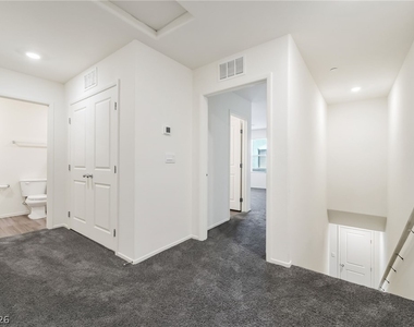 4826 Wine Ridge Avenue - Photo Thumbnail 9