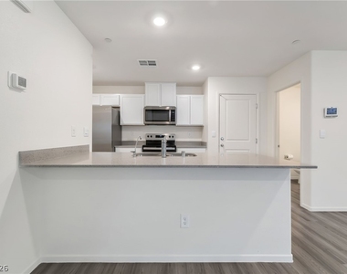 4826 Wine Ridge Avenue - Photo Thumbnail 5