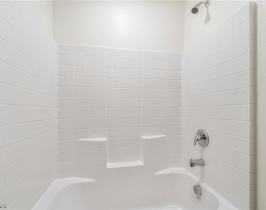 4826 Wine Ridge Avenue - Photo Thumbnail 15