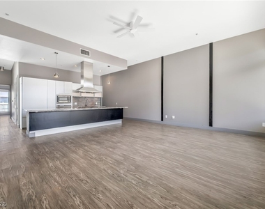 2775 W Pebble Road - Photo Thumbnail 3