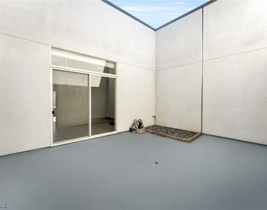 2775 W Pebble Road - Photo Thumbnail 21