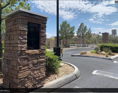 8710 Horizon Wind Avenue - Photo Thumbnail 18