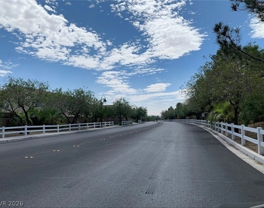 8710 Horizon Wind Avenue - Photo Thumbnail 19