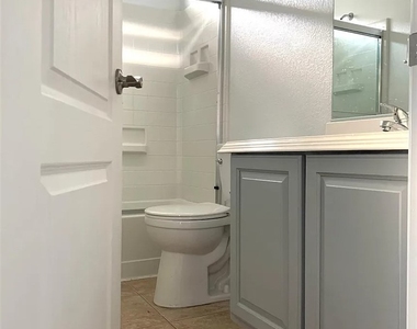 8710 Horizon Wind Avenue - Photo Thumbnail 16