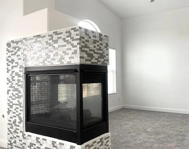 8710 Horizon Wind Avenue - Photo Thumbnail 12