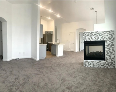 8710 Horizon Wind Avenue - Photo Thumbnail 7