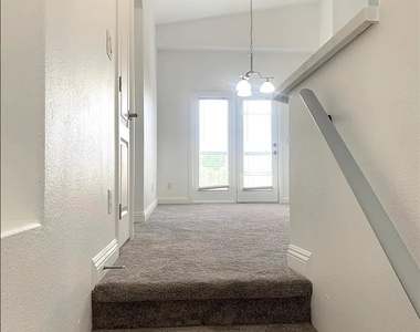 8710 Horizon Wind Avenue - Photo Thumbnail 11