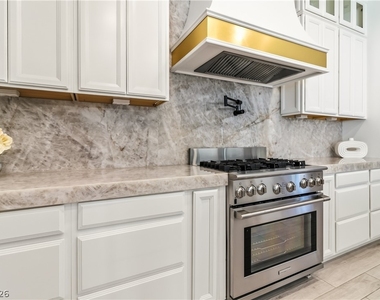11834 Waterford Castle Court - Photo Thumbnail 8