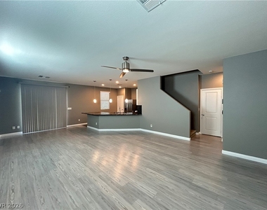 9841 Colenso Court - Photo Thumbnail 2