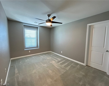 9841 Colenso Court - Photo Thumbnail 13