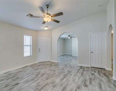 6763 Bison Creek Street - Photo Thumbnail 9