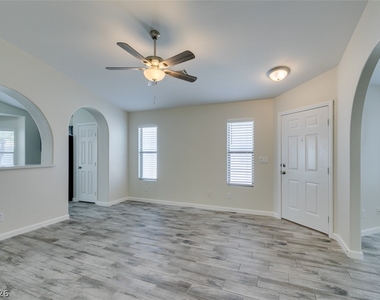 6763 Bison Creek Street - Photo Thumbnail 7