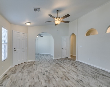 6763 Bison Creek Street - Photo Thumbnail 11