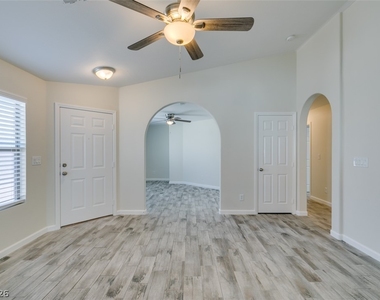 6763 Bison Creek Street - Photo Thumbnail 10